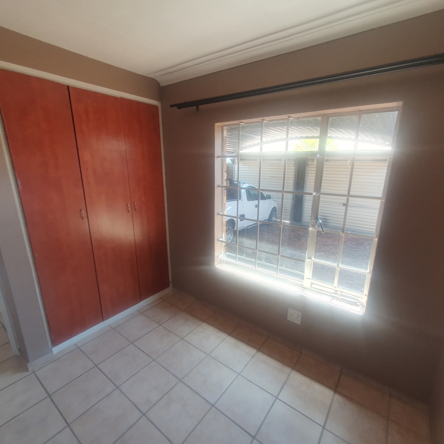 To Let 2 Bedroom Property for Rent in Sinoville Gauteng