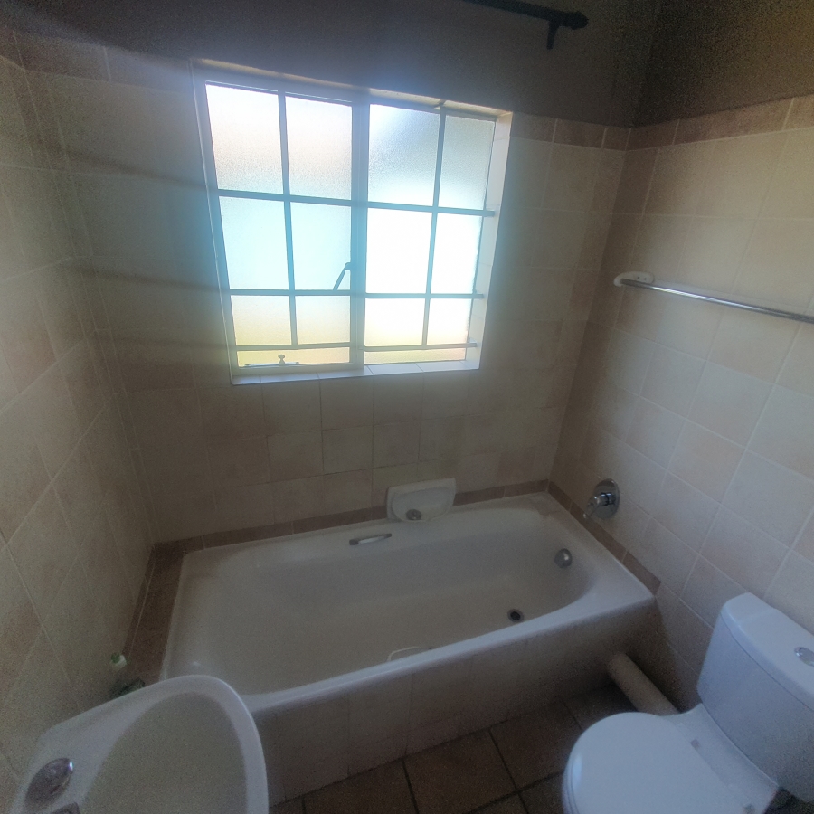 To Let 2 Bedroom Property for Rent in Sinoville Gauteng