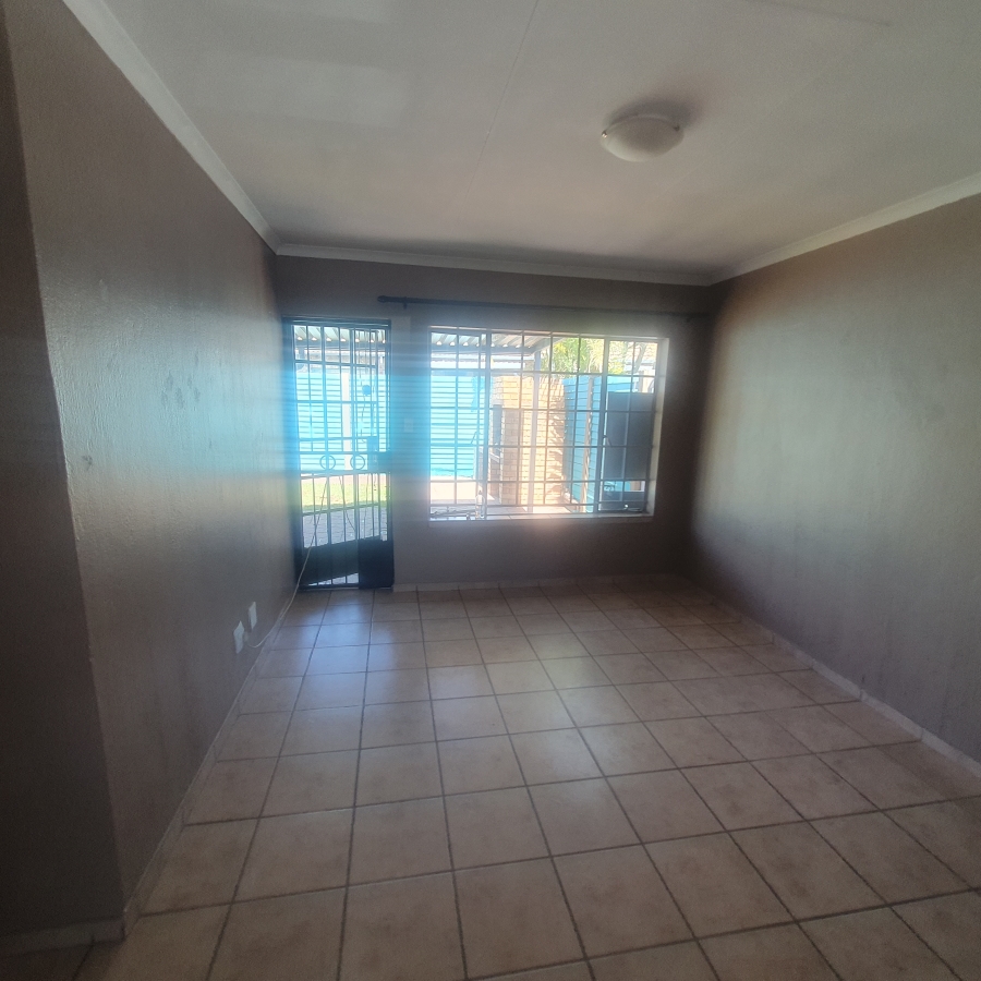 To Let 2 Bedroom Property for Rent in Sinoville Gauteng