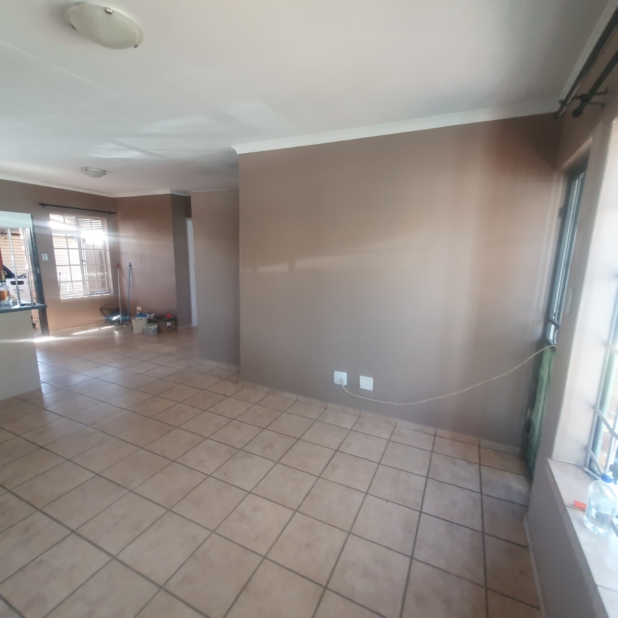 To Let 2 Bedroom Property for Rent in Sinoville Gauteng