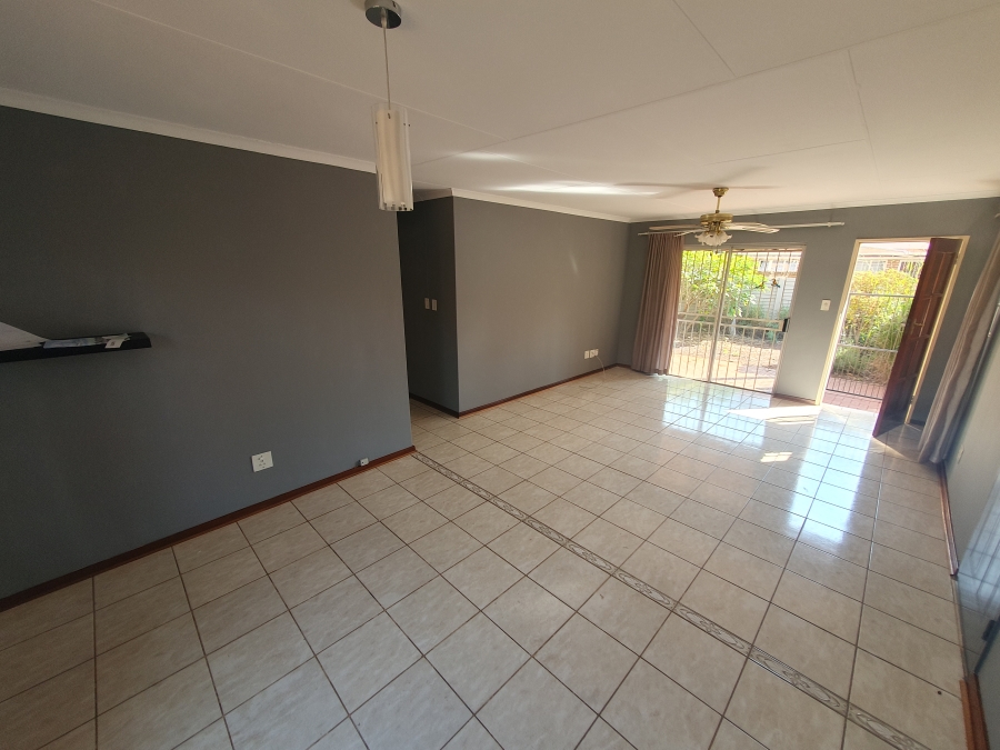 To Let 3 Bedroom Property for Rent in Dorandia Gauteng