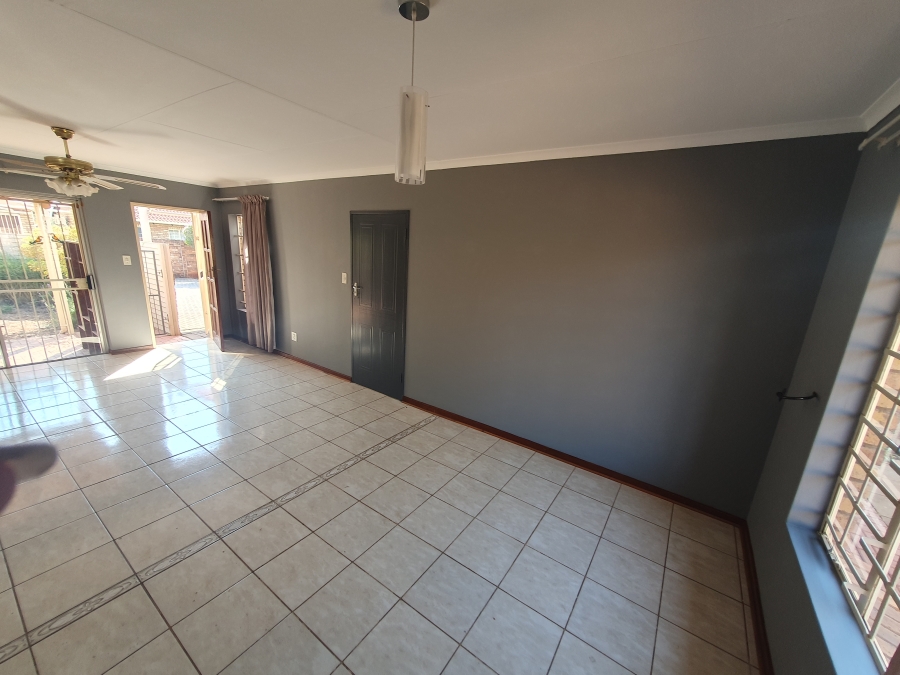 To Let 3 Bedroom Property for Rent in Dorandia Gauteng