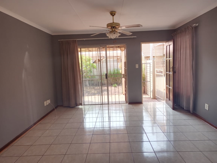 To Let 3 Bedroom Property for Rent in Dorandia Gauteng