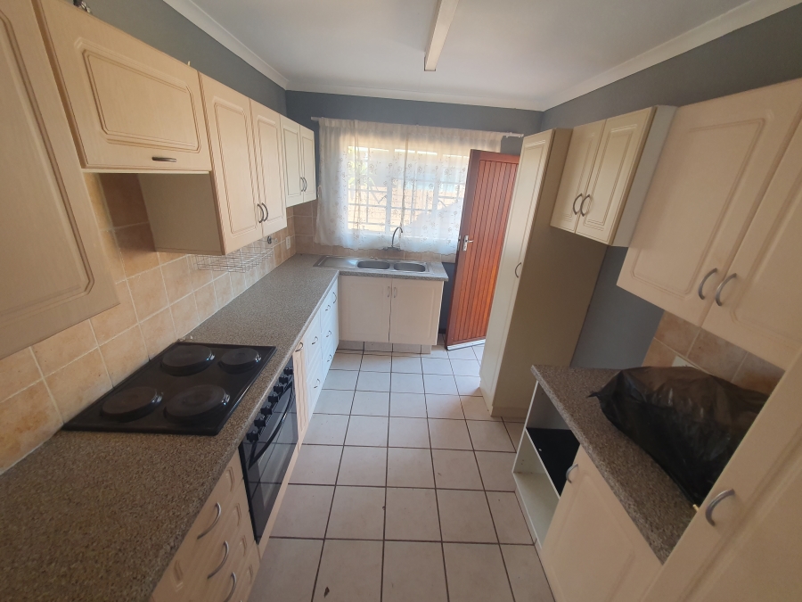 To Let 3 Bedroom Property for Rent in Dorandia Gauteng