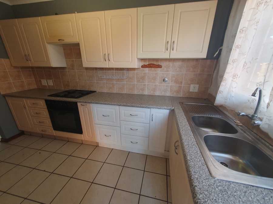 To Let 3 Bedroom Property for Rent in Dorandia Gauteng