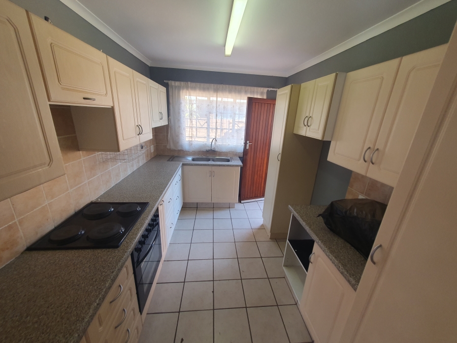 To Let 3 Bedroom Property for Rent in Dorandia Gauteng