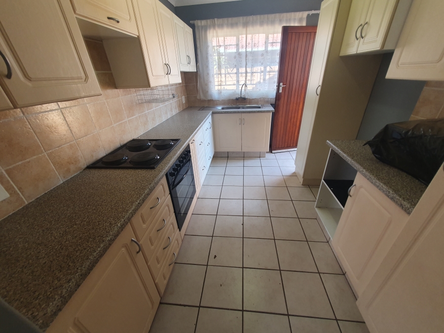 To Let 3 Bedroom Property for Rent in Dorandia Gauteng