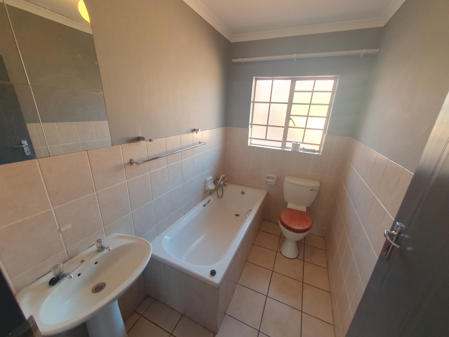 To Let 3 Bedroom Property for Rent in Dorandia Gauteng