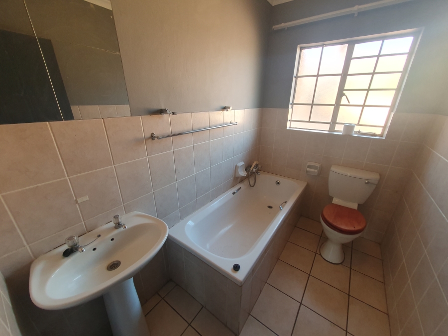 To Let 3 Bedroom Property for Rent in Dorandia Gauteng