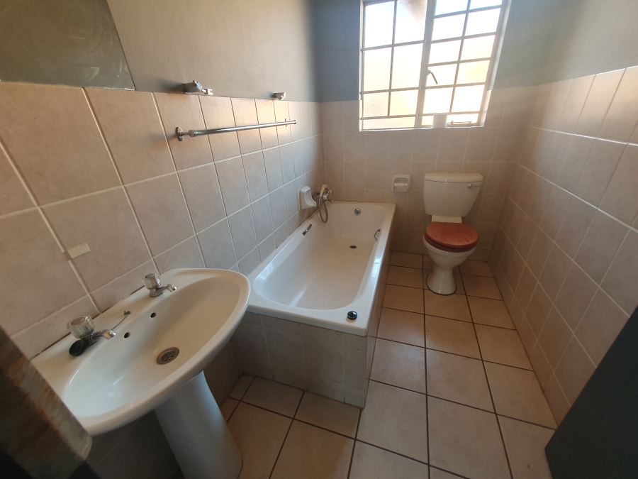 To Let 3 Bedroom Property for Rent in Dorandia Gauteng