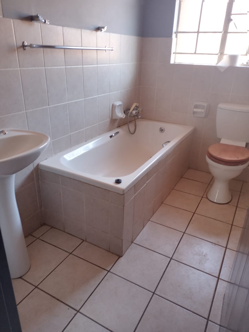 To Let 3 Bedroom Property for Rent in Dorandia Gauteng