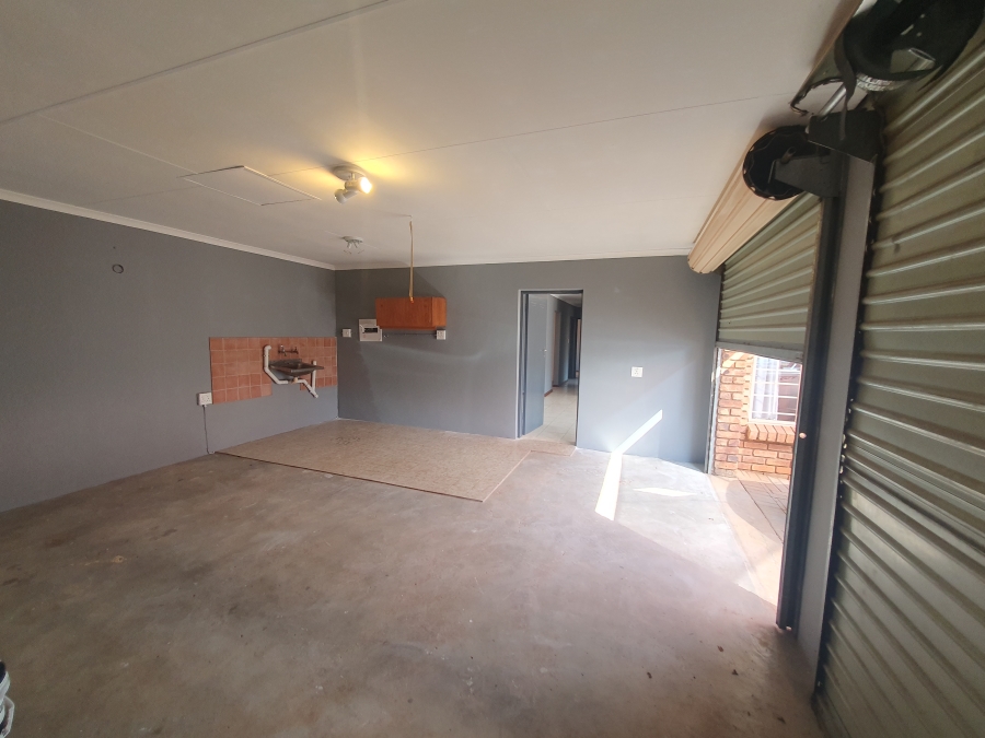 To Let 3 Bedroom Property for Rent in Dorandia Gauteng