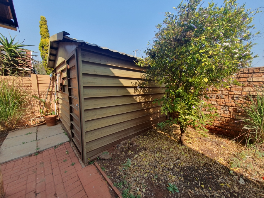 To Let 3 Bedroom Property for Rent in Dorandia Gauteng