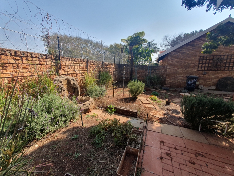 To Let 3 Bedroom Property for Rent in Dorandia Gauteng