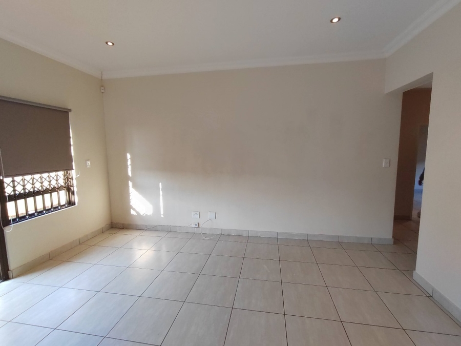 To Let 5 Bedroom Property for Rent in Montana Gauteng