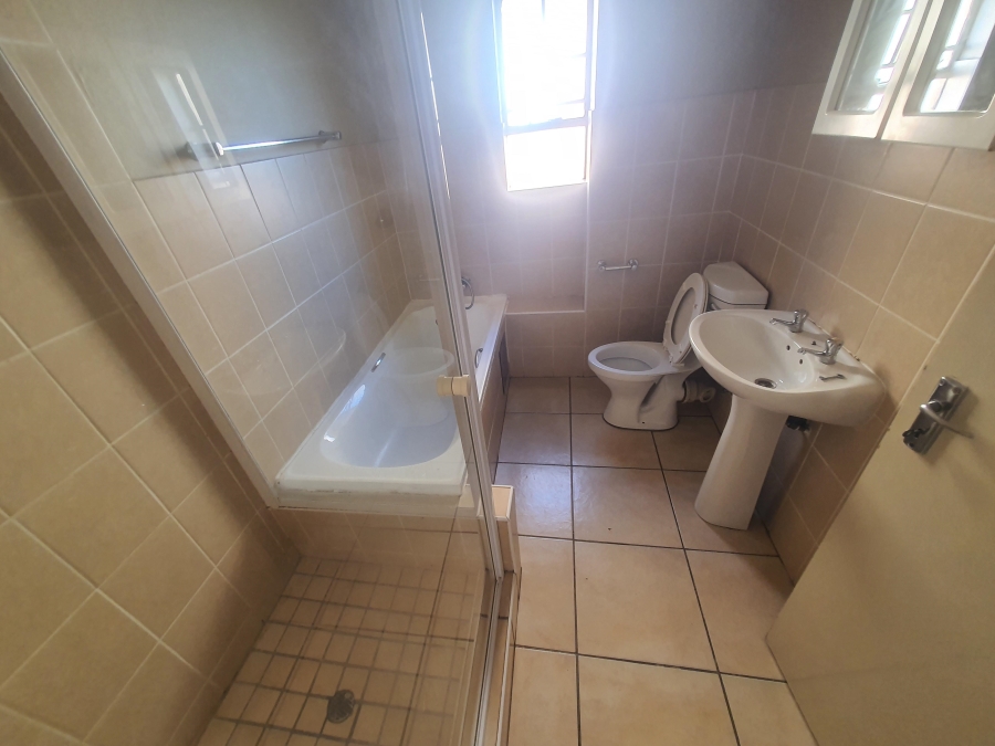 To Let 2 Bedroom Property for Rent in Albemarle Gauteng