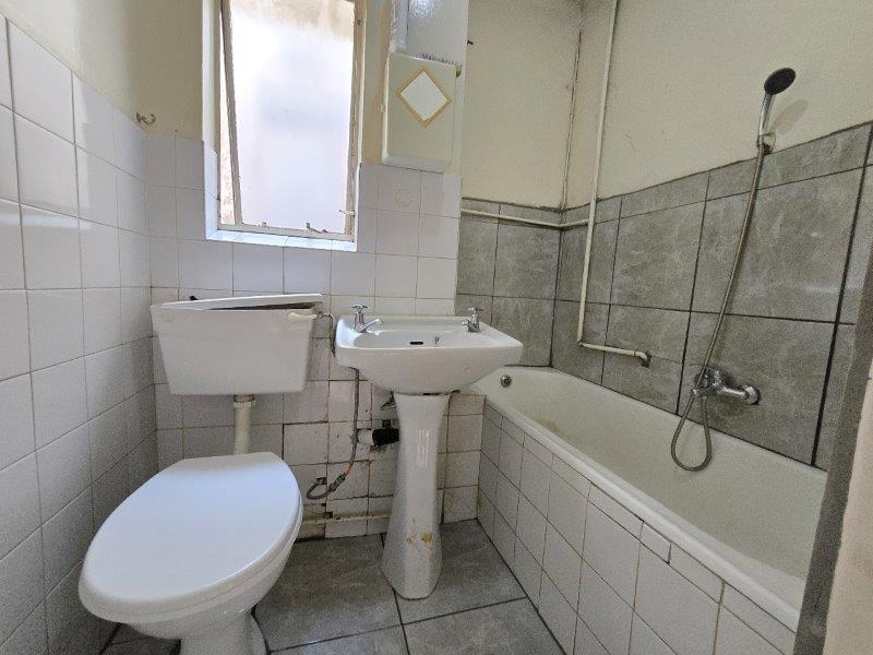 2 Bedroom Property for Sale in Germiston South Gauteng