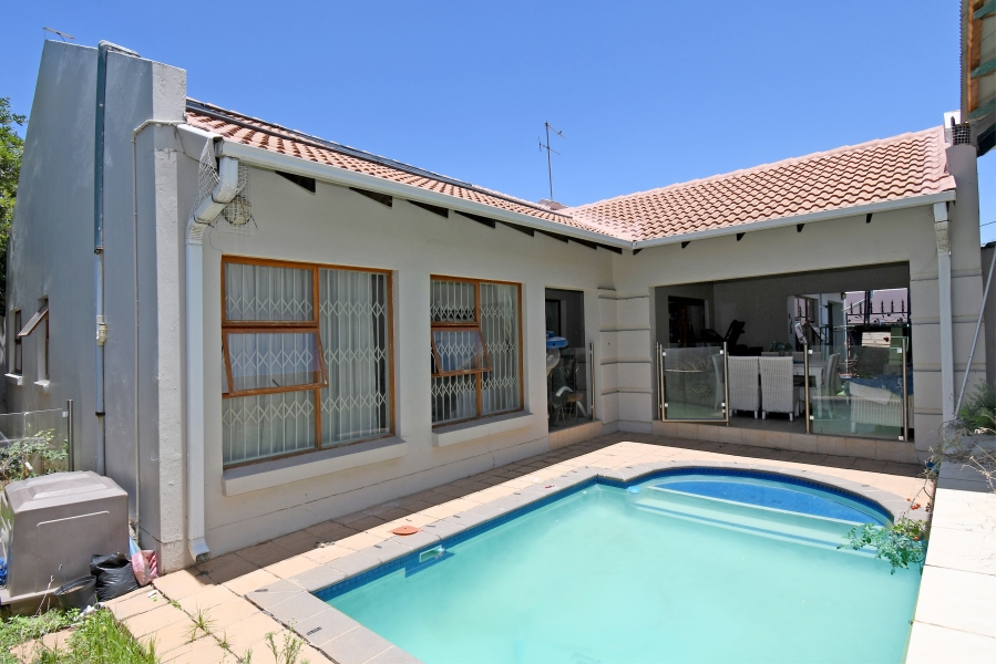 4 Bedroom Property for Sale in Fairmount Gauteng