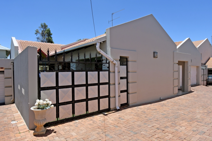 4 Bedroom Property for Sale in Fairmount Gauteng