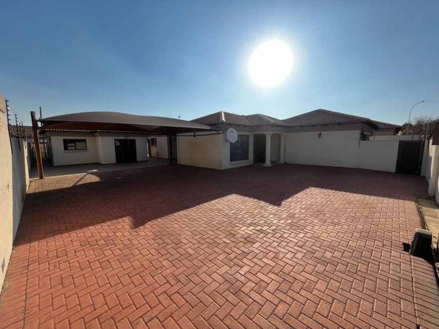 4 Bedroom Property for Sale in Minnebron Gauteng