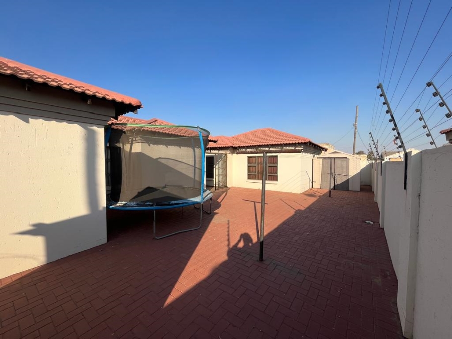 4 Bedroom Property for Sale in Minnebron Gauteng