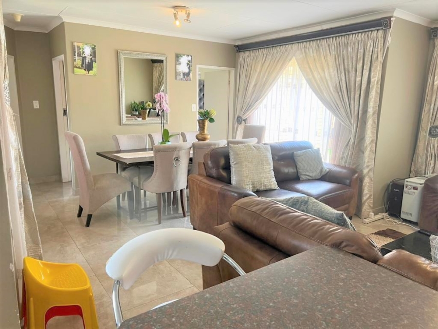 2 Bedroom Property for Sale in Halfway Gardens Gauteng