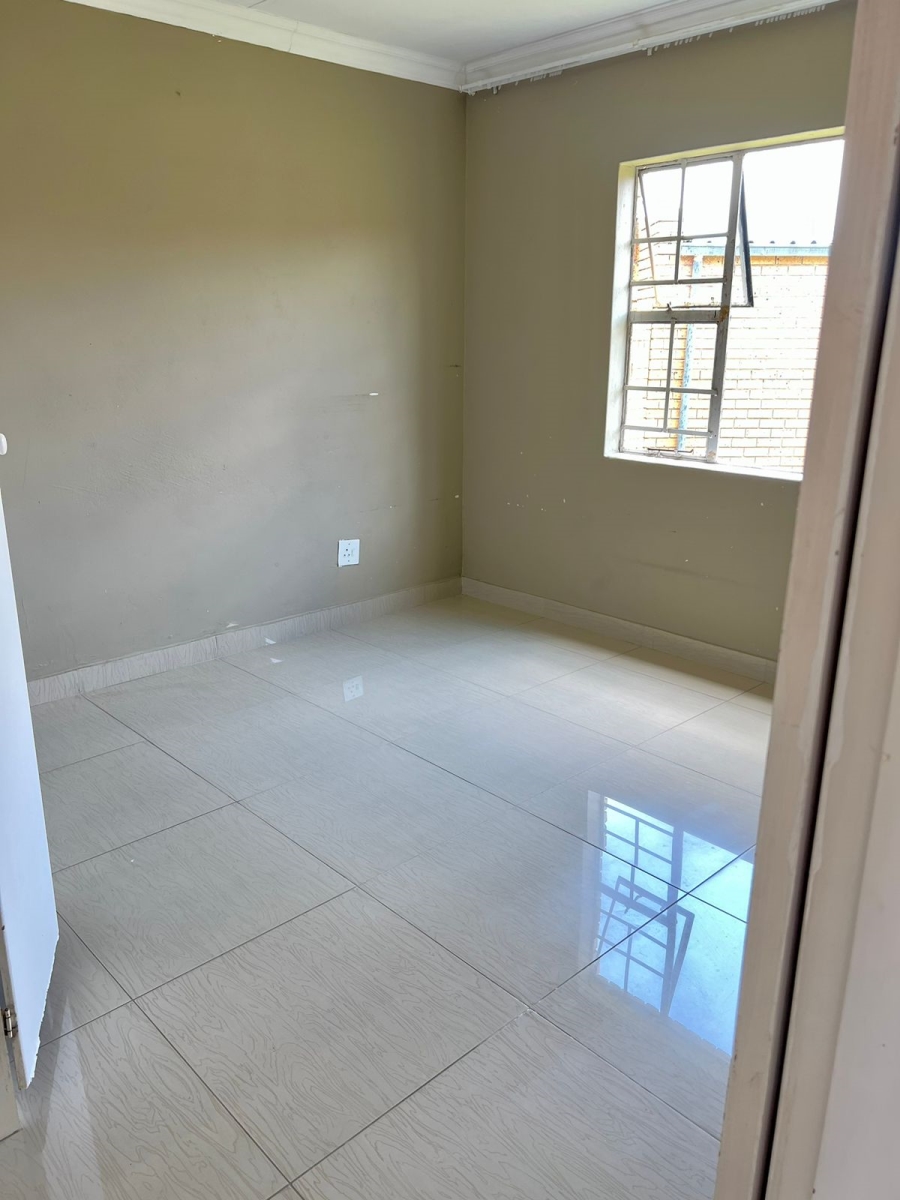 2 Bedroom Property for Sale in Halfway Gardens Gauteng