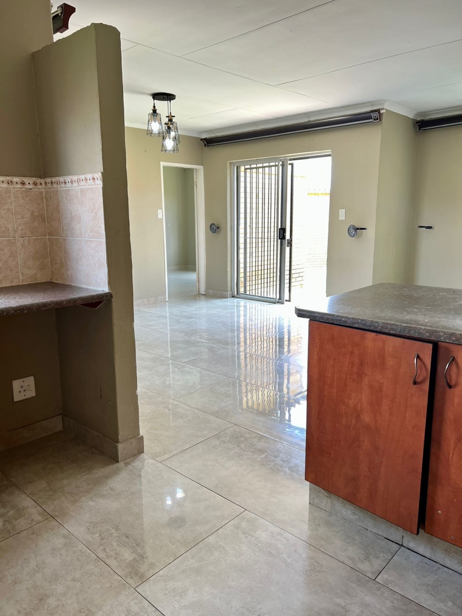 2 Bedroom Property for Sale in Halfway Gardens Gauteng