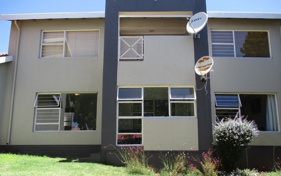 2 Bedroom Property for Sale in Constantia Kloof Gauteng