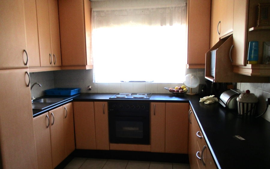 2 Bedroom Property for Sale in Constantia Kloof Gauteng