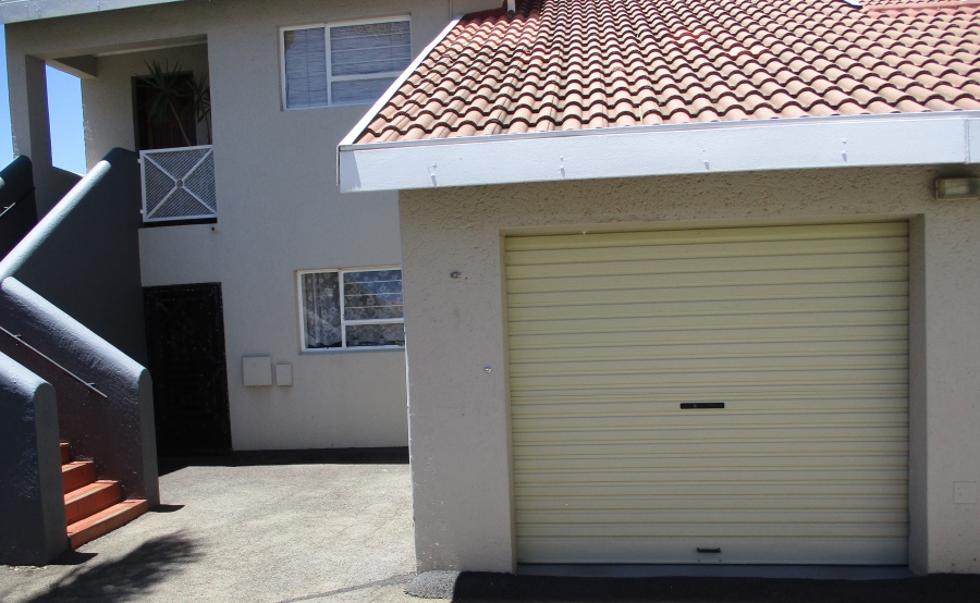 2 Bedroom Property for Sale in Constantia Kloof Gauteng