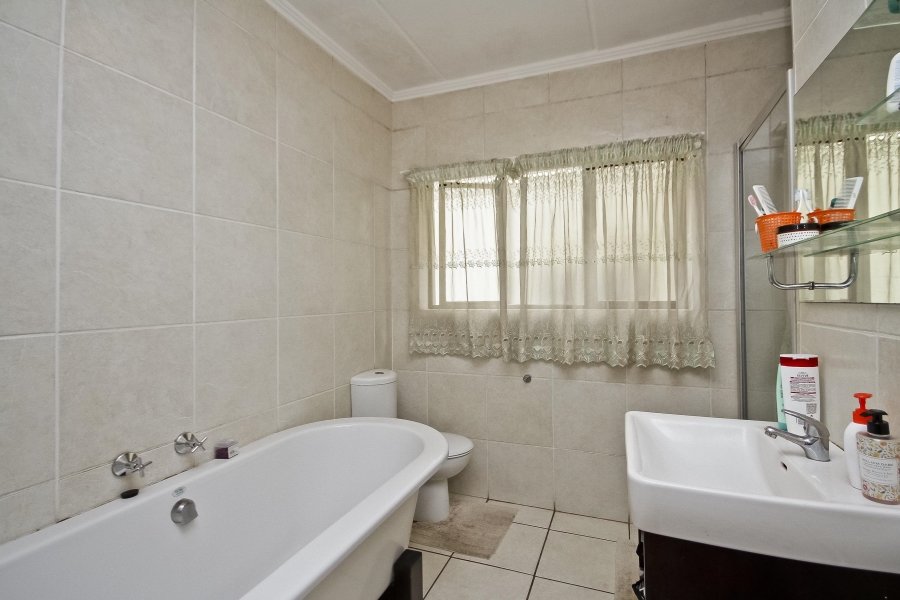 2 Bedroom Property for Sale in Paulshof Gauteng