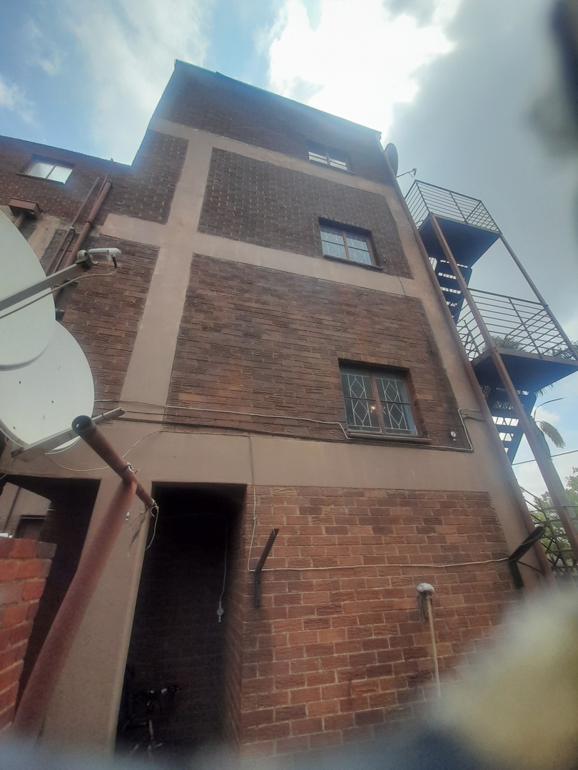 6 Bedroom Property for Sale in The Hill Gauteng