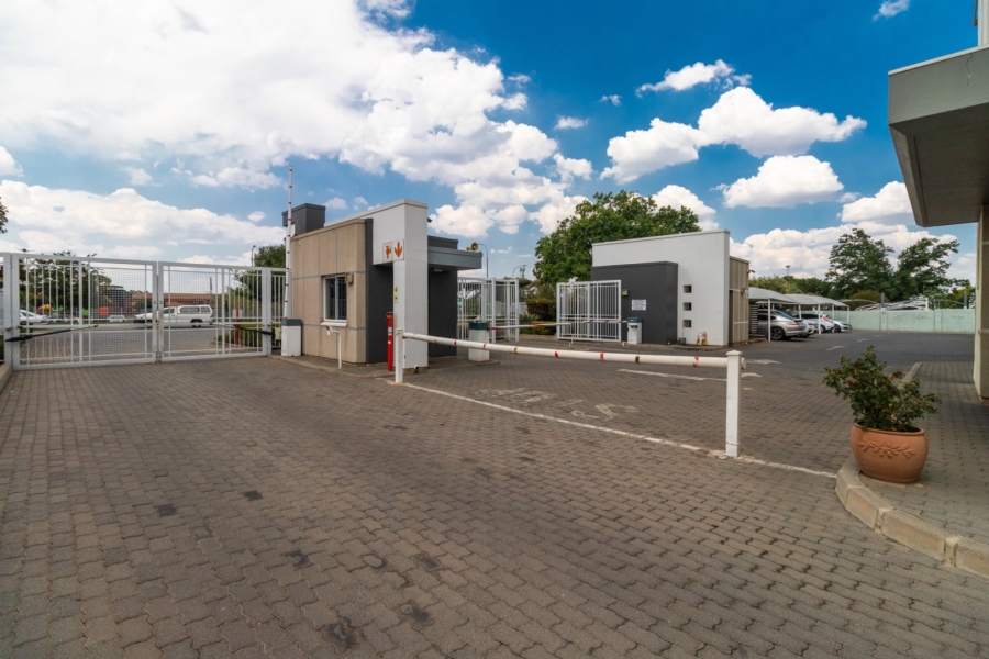 To Let commercial Property for Rent in Lakefield Gauteng