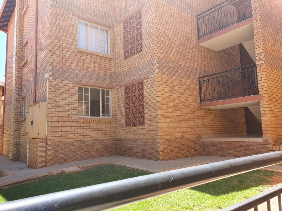 To Let 2 Bedroom Property for Rent in Olympus AH Gauteng