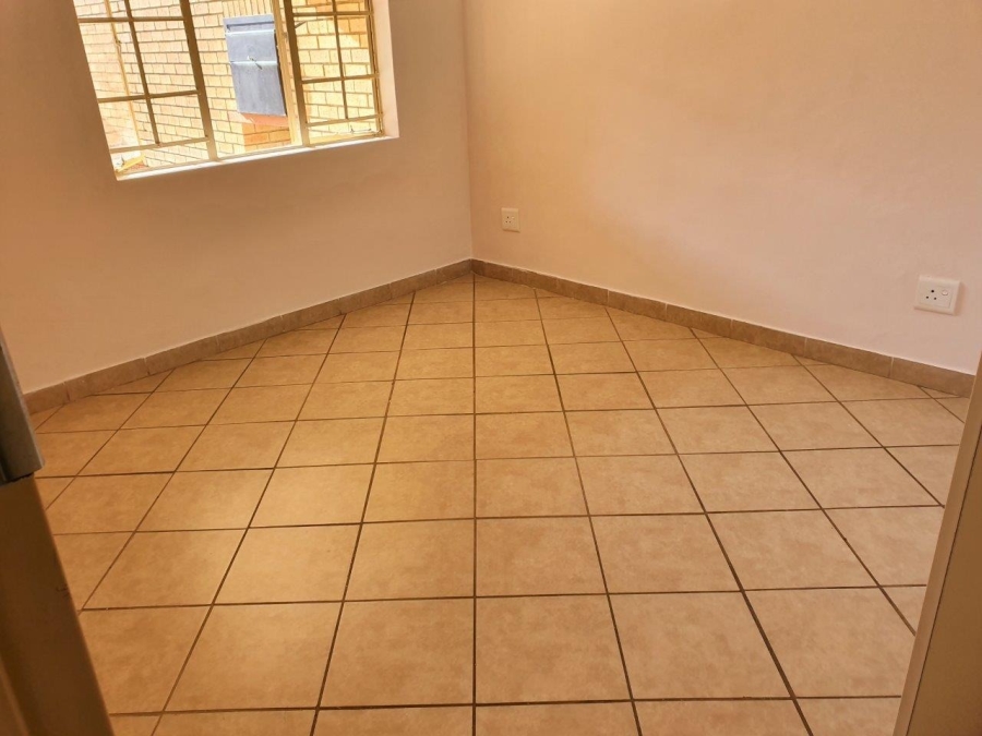 To Let 2 Bedroom Property for Rent in Olympus AH Gauteng