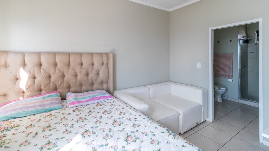 1 Bedroom Property for Sale in Grand Central Gauteng