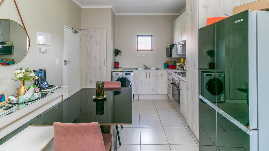 2 Bedroom Property for Sale in Grand Central Gauteng