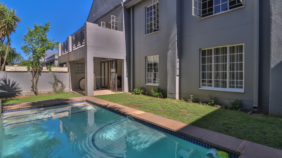 2 Bedroom Property for Sale in Melrose Gauteng