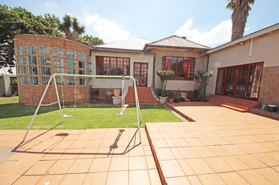 5 Bedroom Property for Sale in Kensington Gauteng