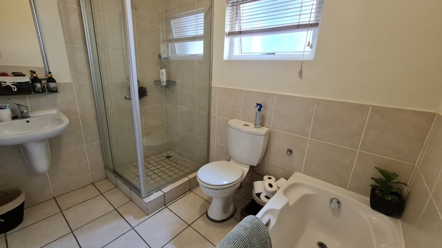 To Let 2 Bedroom Property for Rent in Lonehill Gauteng