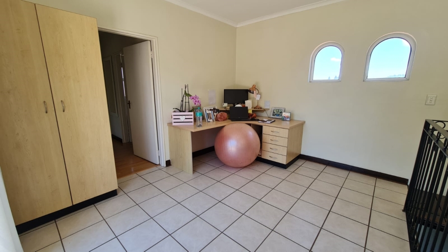 To Let 2 Bedroom Property for Rent in Lonehill Gauteng