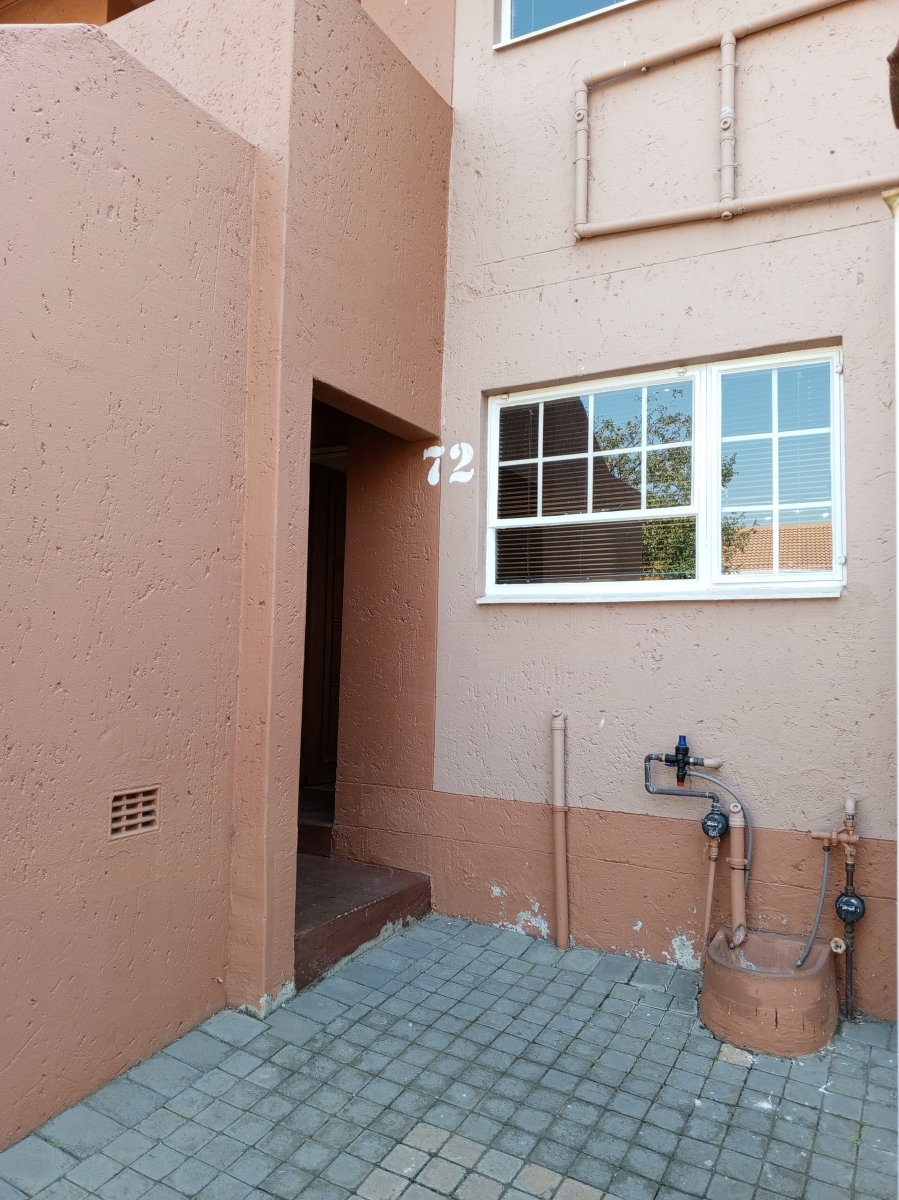 2 Bedroom Property for Sale in Meyersdal Gauteng