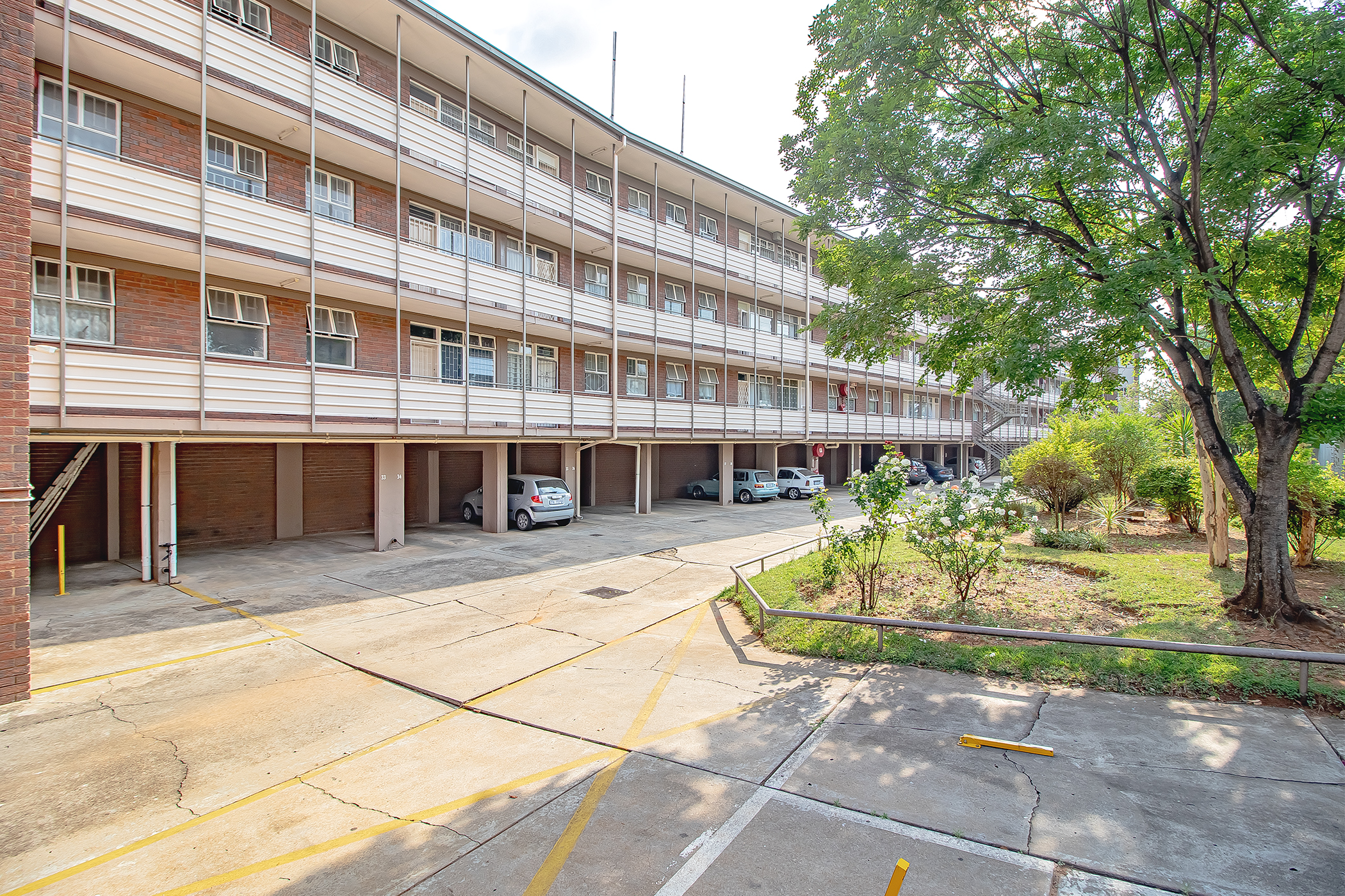 2 Bedroom Property for Sale in Queenswood Gauteng