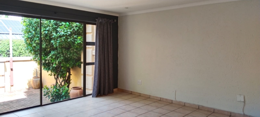 To Let 3 Bedroom Property for Rent in Ruimsig A H Gauteng