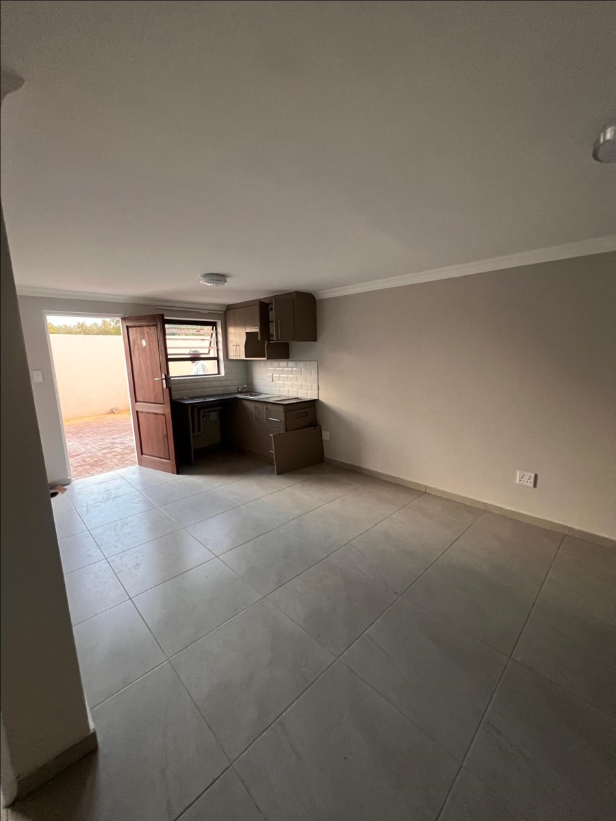 To Let 2 Bedroom Property for Rent in Kew Gauteng