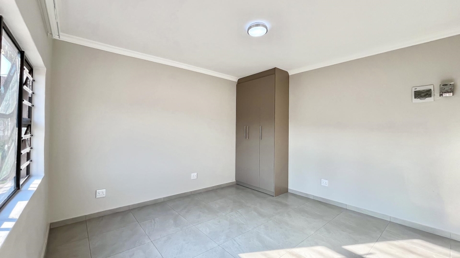 To Let 2 Bedroom Property for Rent in Kew Gauteng