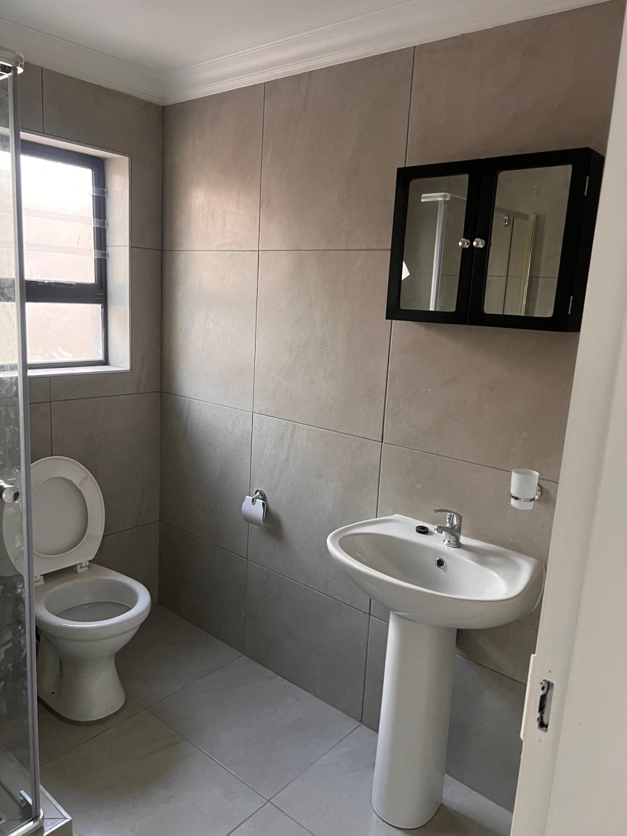 To Let 2 Bedroom Property for Rent in Kew Gauteng