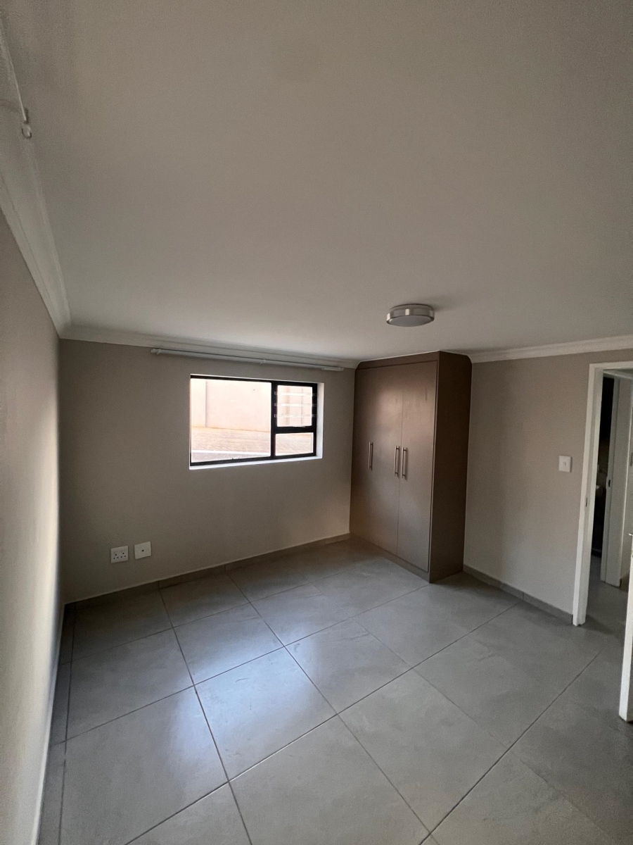 To Let 2 Bedroom Property for Rent in Kew Gauteng