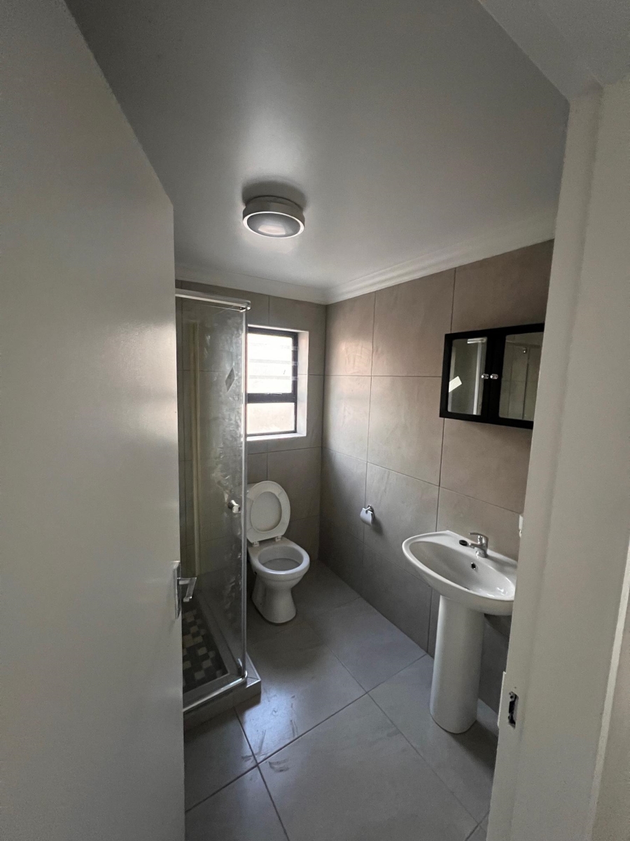 To Let 2 Bedroom Property for Rent in Kew Gauteng